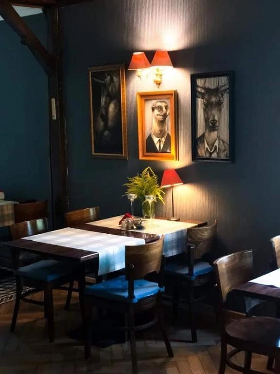 Wnętrze restauracji Leśny Dworek